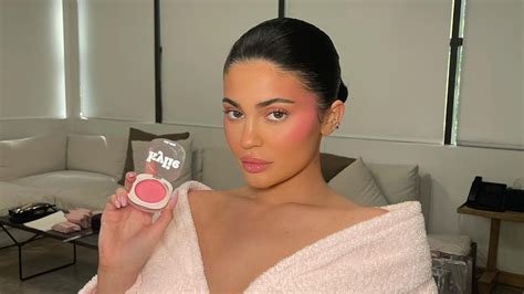 Kylie Jenner blusher